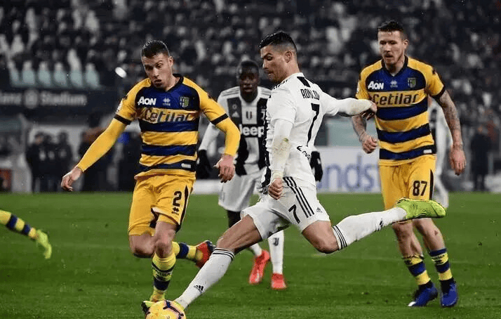 雷速官网-卡利亚里主场逼平帕尔马，积分榜继续保持