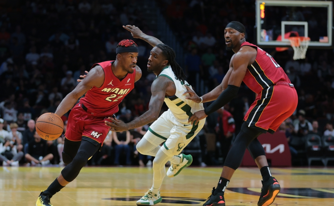 热火再胜黄蜂,巴特勒关键时刻发挥带领球队取胜 热火再胜黄蜂,巴特勒关键时刻发挥带领球队取胜