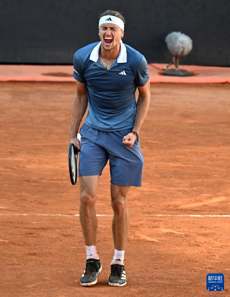 澳大利亚网球队翻盘法国网球队,兹维列夫统治全场 澳大利亚网球队翻盘法国网球队,兹维列夫统治全场