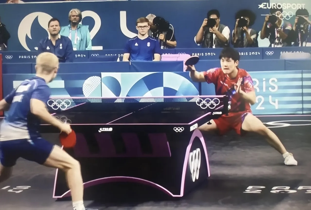 雷速体育直播入口-英格兰队鏖战法国队，张本智和高光表现