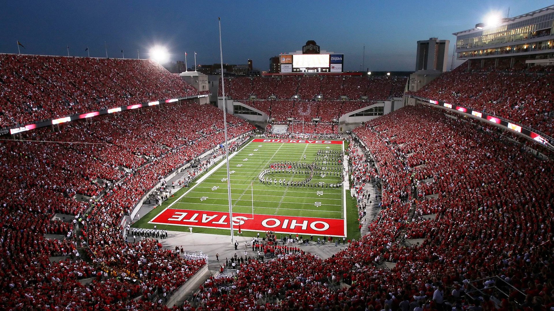 雷速体育官网-跨越时空的绝杀，从勇士压哨到世界杯接管，竞技体育的唯一性光芒